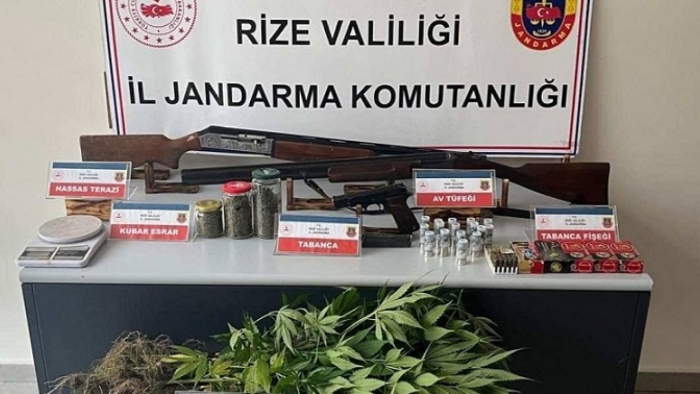 Rize'de Jandarmadan Uyuşturucu ve Aranan Şahıslara Operasyon